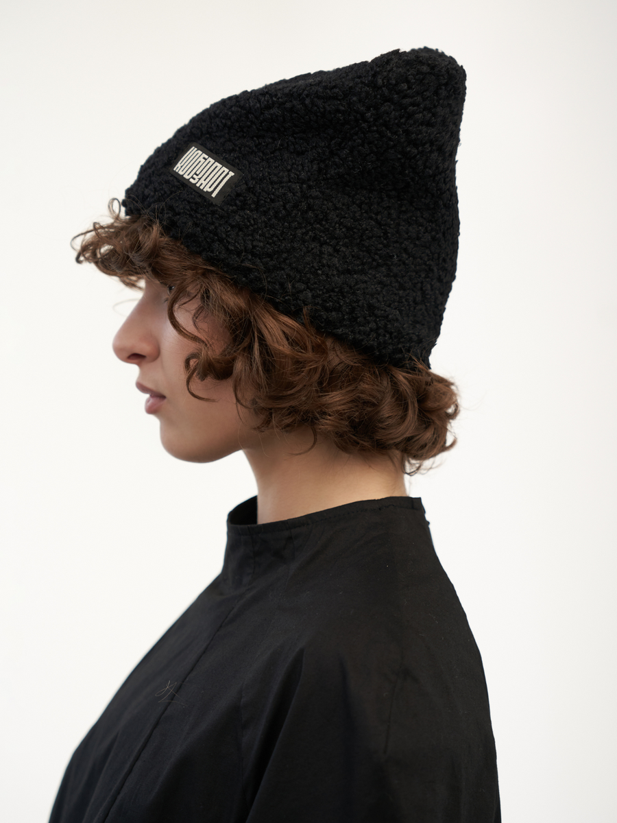 Шапка унісекс чорна Д.У.Х