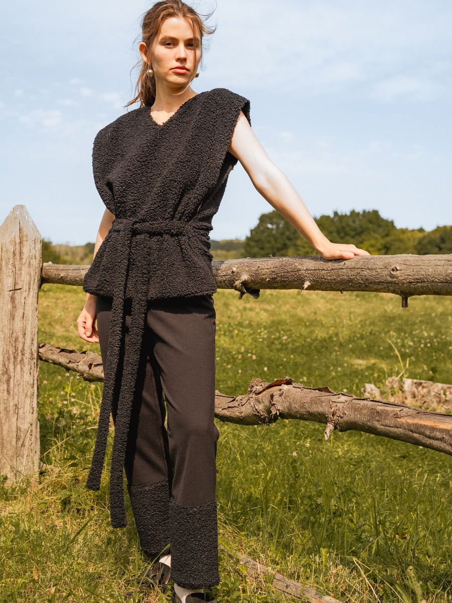 Жилет з V-подібний вирізом чорний